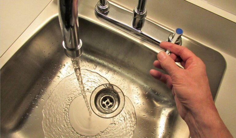 Steel washbasin: zastosowanie i zalety.